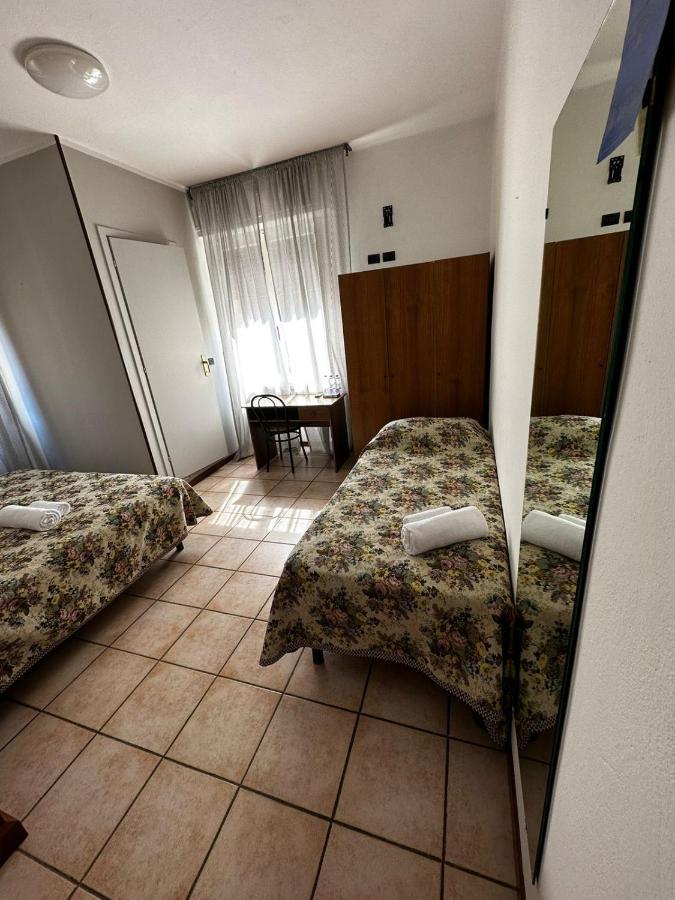 Be Me Hotel Helvetia Tabiano Terme Extérieur photo