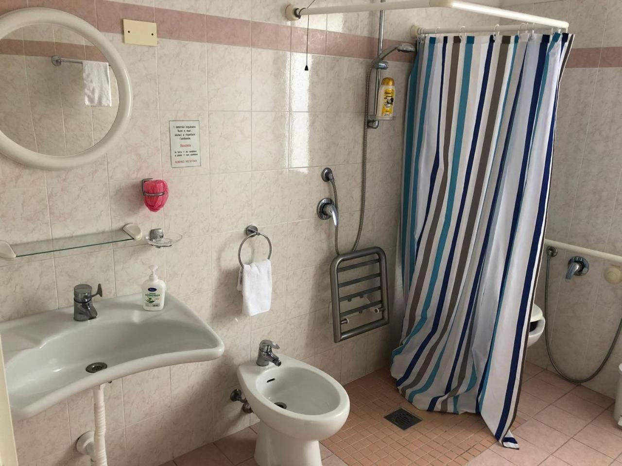 Be Me Hotel Helvetia Tabiano Terme Extérieur photo