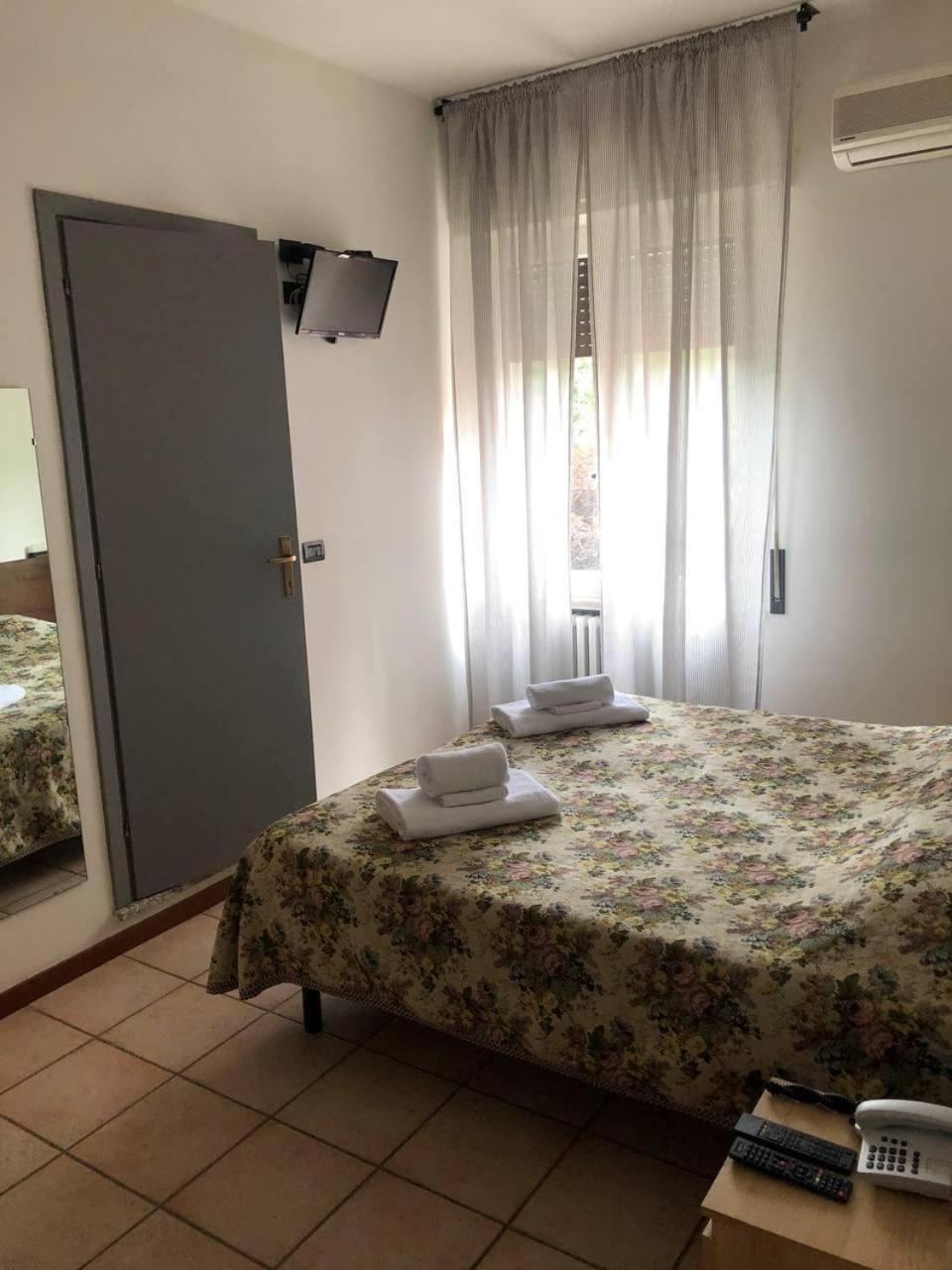 Be Me Hotel Helvetia Tabiano Terme Extérieur photo