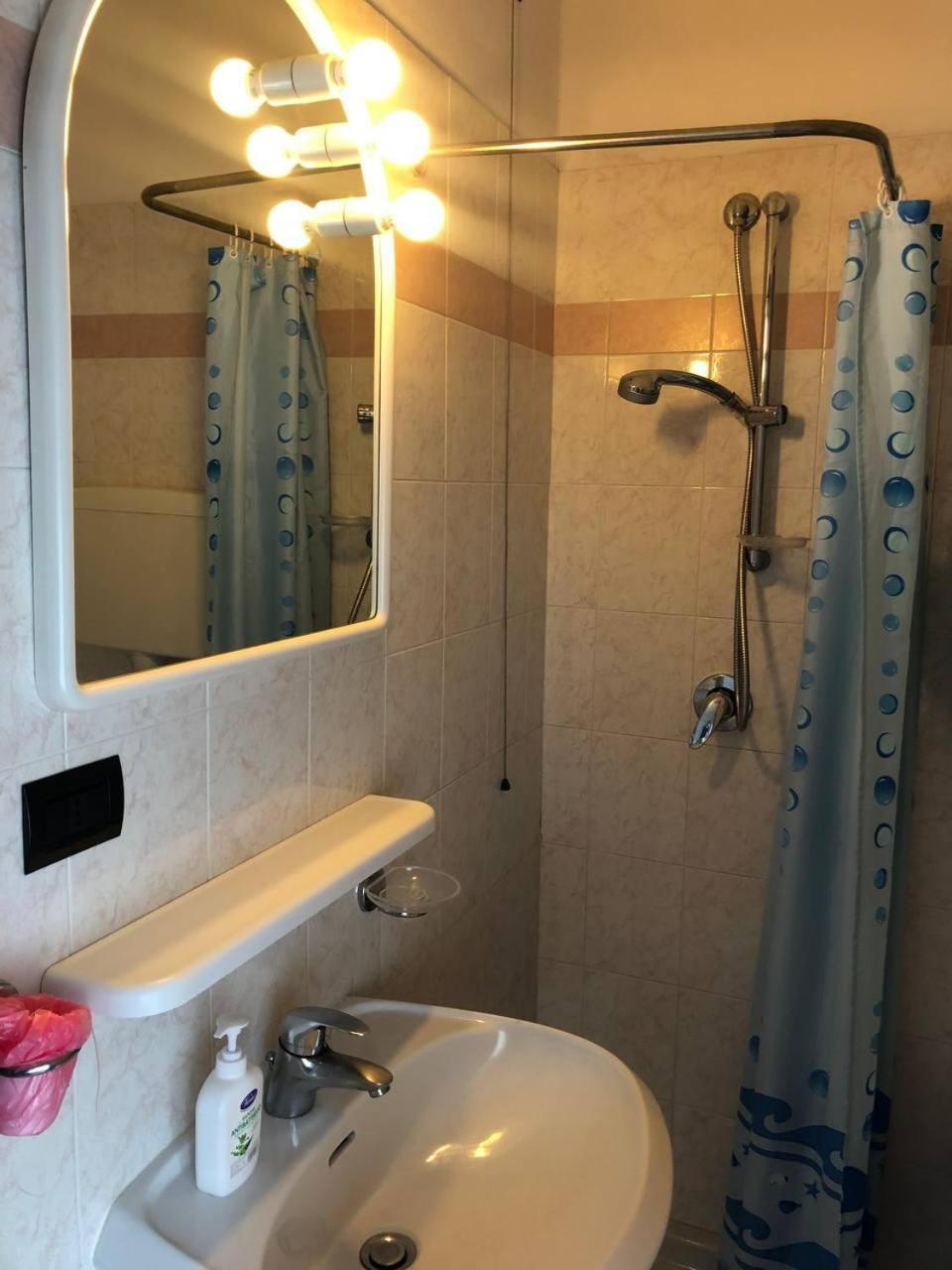 Be Me Hotel Helvetia Tabiano Terme Extérieur photo